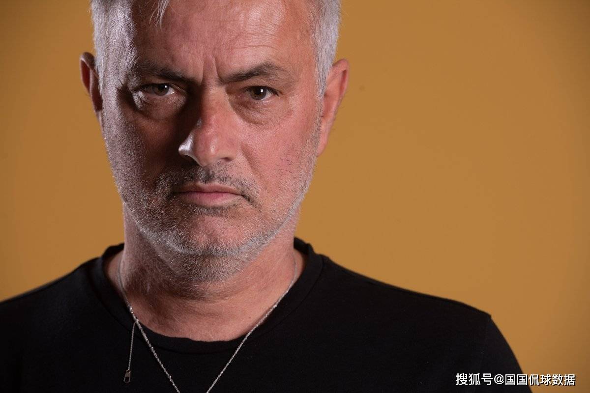 费耶诺德发布备战花絮，冲刺阶段内部沟通，意大利杯任务艰巨，赛季目标并未改变的简单介绍