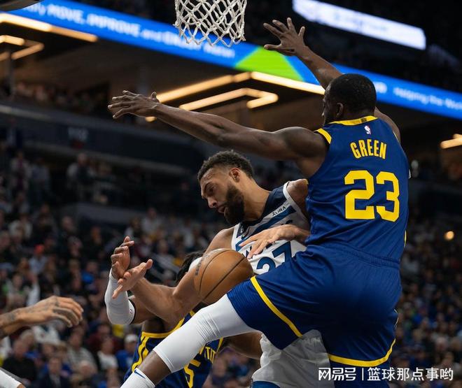 集结日欧超杯焦点战；明尼苏达森林狼豪取连胜；震撼外界；年轻球员得到机会的简单介绍